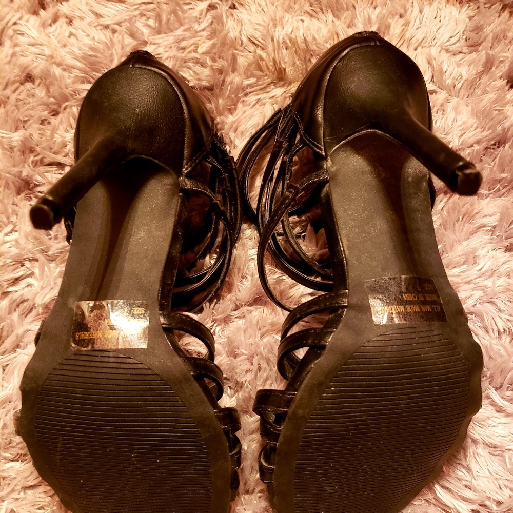 Womens Heels - Picture 4 of 4